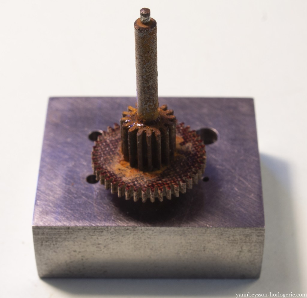 yann-beysson-horlogerie-mobile-rouille